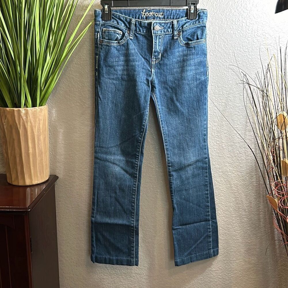 B6/3 Old Navy girls regular boot cut blue jeans size 14 youth